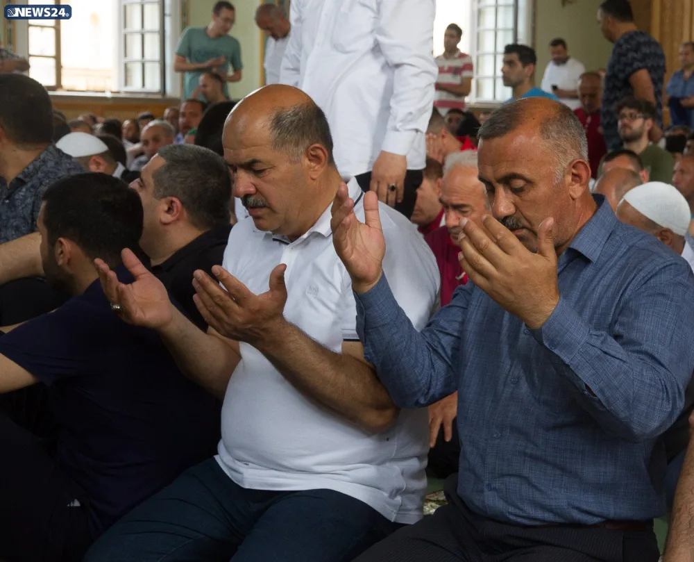 Təzə pir məscidində bayram namazı qılınıb - FOTO VİDEOREPORTAJ - YENİLƏNİB