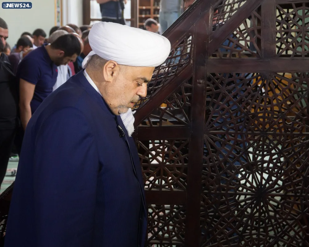 Təzə pir məscidində bayram namazı qılınıb - FOTO VİDEOREPORTAJ - YENİLƏNİB