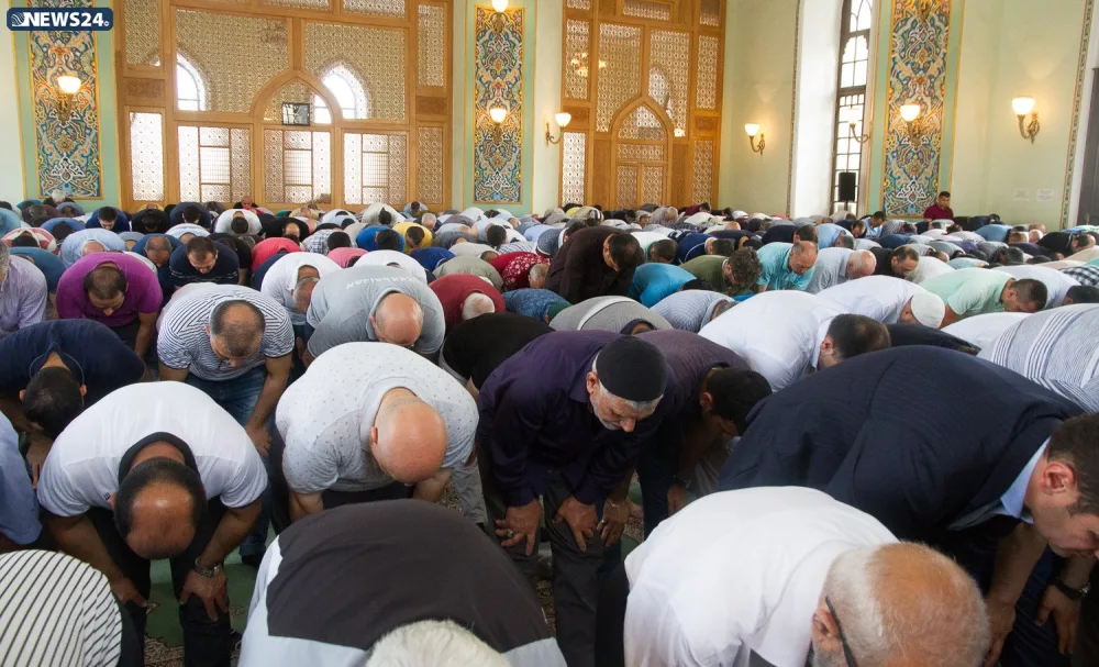 Təzə pir məscidində bayram namazı qılınıb - FOTO VİDEOREPORTAJ - YENİLƏNİB