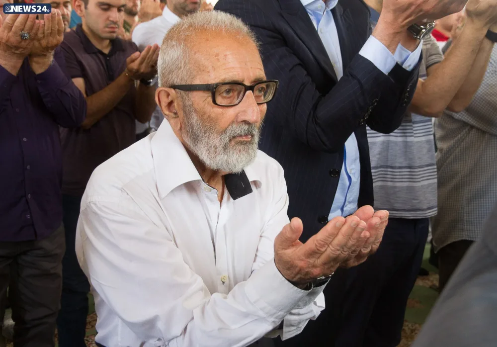 Təzə pir məscidində bayram namazı qılınıb - FOTO VİDEOREPORTAJ - YENİLƏNİB