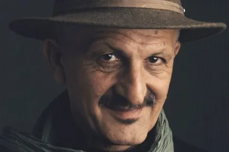 Heydər Əliyev Mərkəzinin parkında Reza Deqatinin sərgisi açılacaq