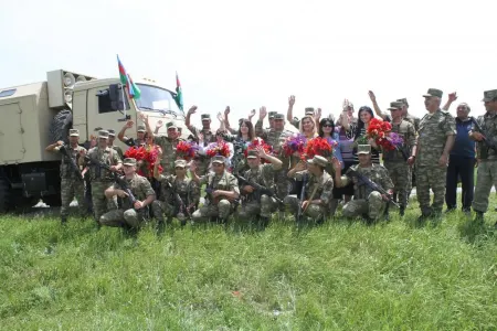 UNEC-in Qadınlar Şurasının fəalları cəbhəboyu zonada hərbi hissədə olublar