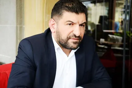 Fuad Abbasov aclıq aksiyasına başlayıb