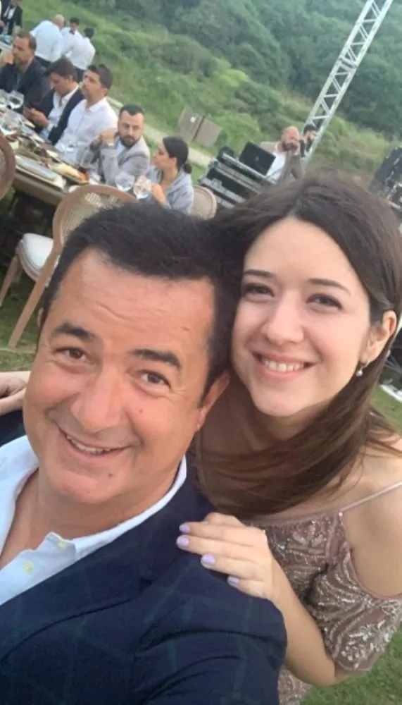 Seda Sayan Acunun makiyajlı görüntüsünü paylaşdı - FOTO