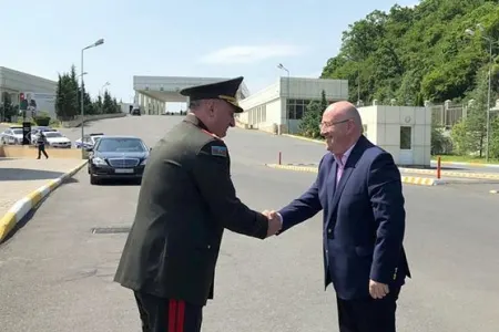 Gürcüstanın Müdafiə naziri Azərbaycanda səfərdədir