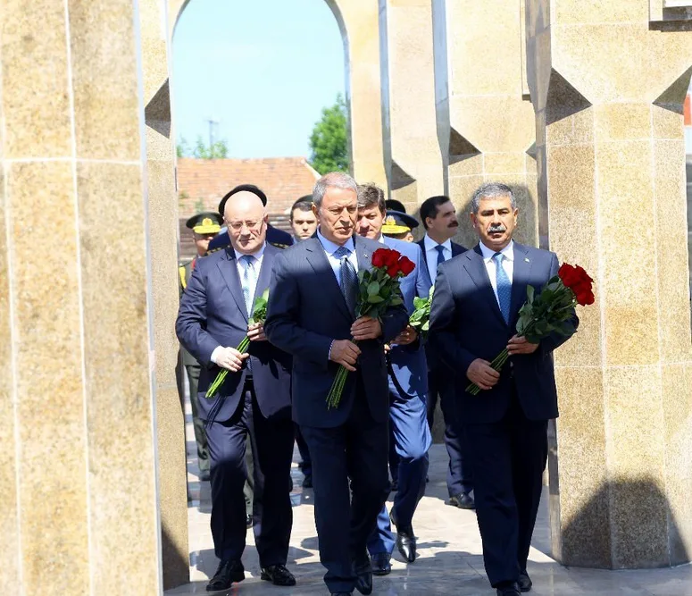 Azərbaycan, Türkiyə və Gürcüstan Müdafiə nazirlərinin üçtərəfli görüşü - BAŞLAYIB