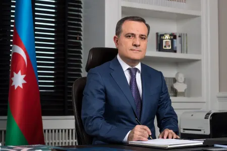 Təhsil naziri Ceyhun Bayramov məzunları - TƏBRİK EDİB