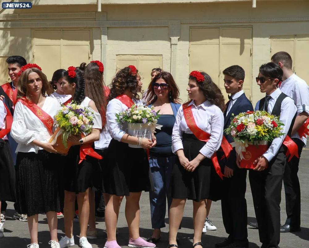 “Son zəng” göz yaşları, xatirələr, vidalaşma… - – FOTOLAR – VİDEOREPORTAJ