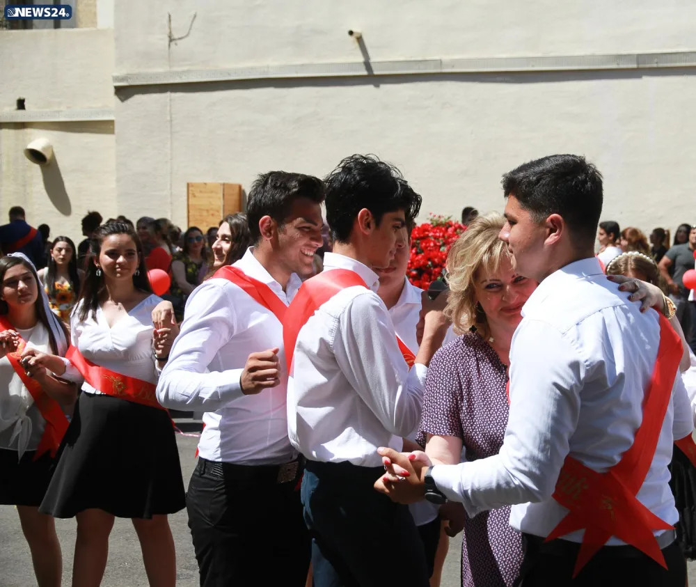 “Son zəng” göz yaşları, xatirələr, vidalaşma… - – FOTOLAR – VİDEOREPORTAJ