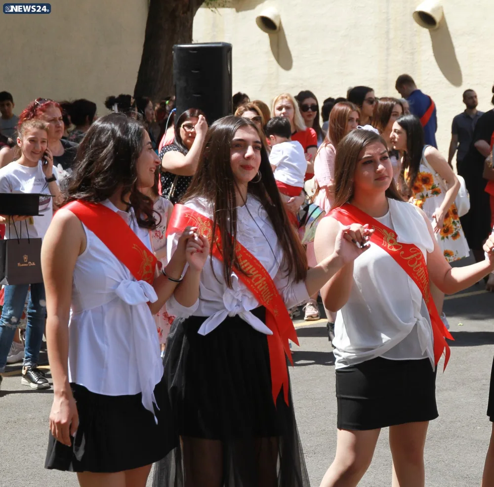 “Son zəng” göz yaşları, xatirələr, vidalaşma… - – FOTOLAR – VİDEOREPORTAJ