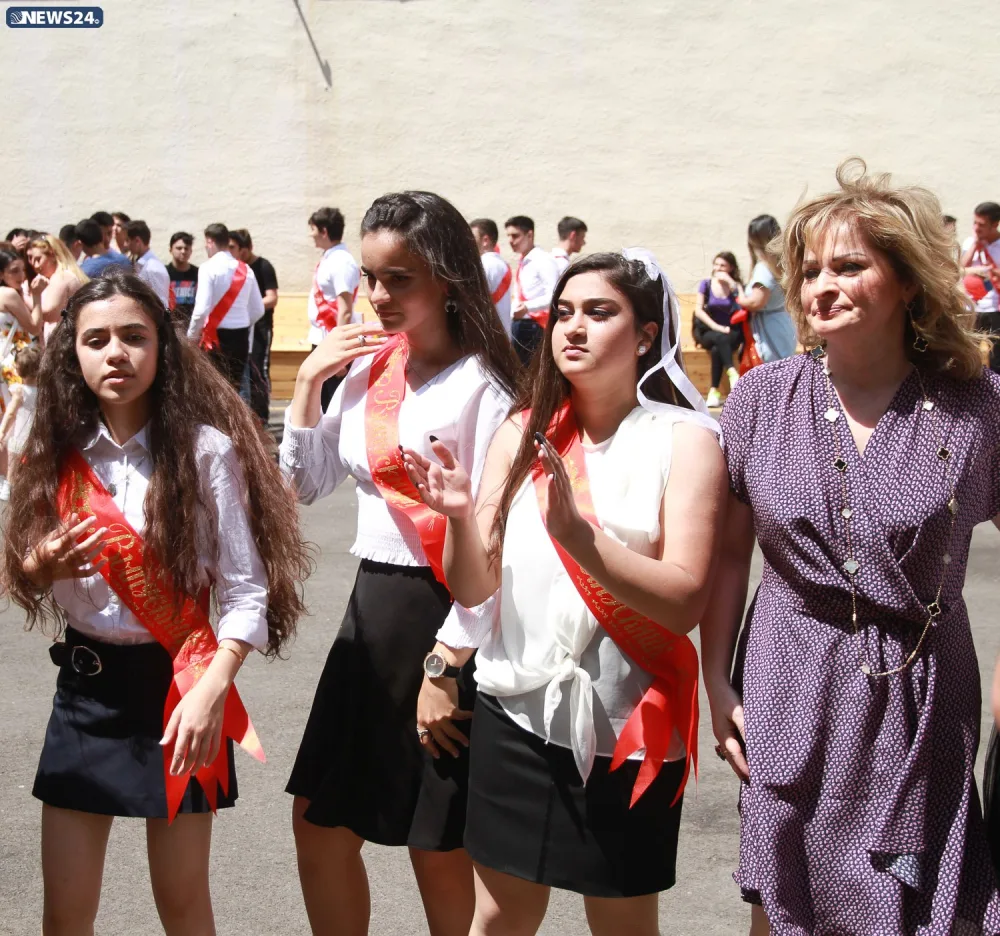 “Son zəng” göz yaşları, xatirələr, vidalaşma… - – FOTOLAR – VİDEOREPORTAJ