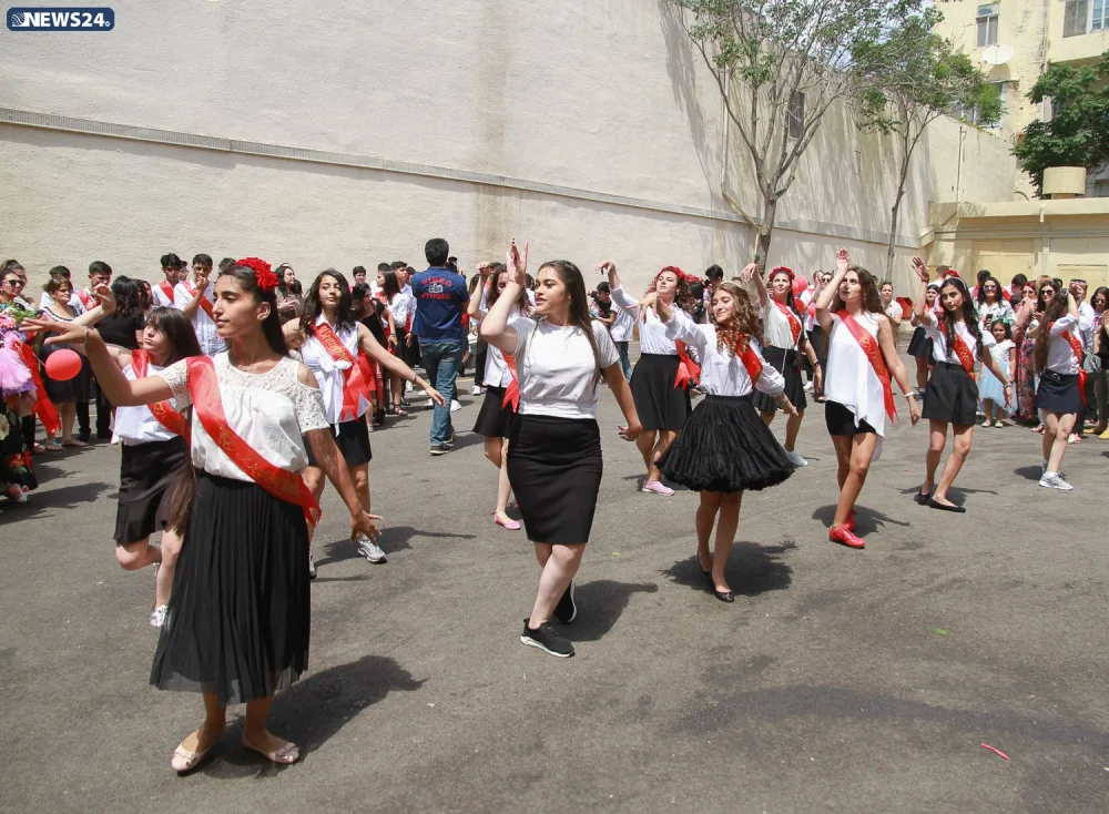“Son zəng” göz yaşları, xatirələr, vidalaşma… - – FOTOLAR – VİDEOREPORTAJ