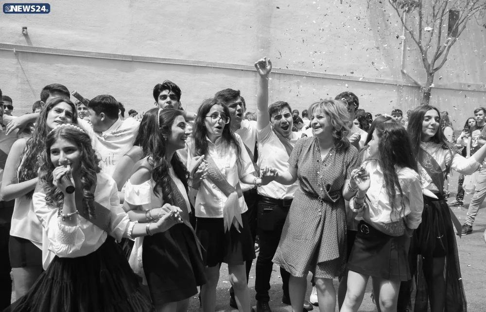 “Son zəng” göz yaşları, xatirələr, vidalaşma… - – FOTOLAR – VİDEOREPORTAJ