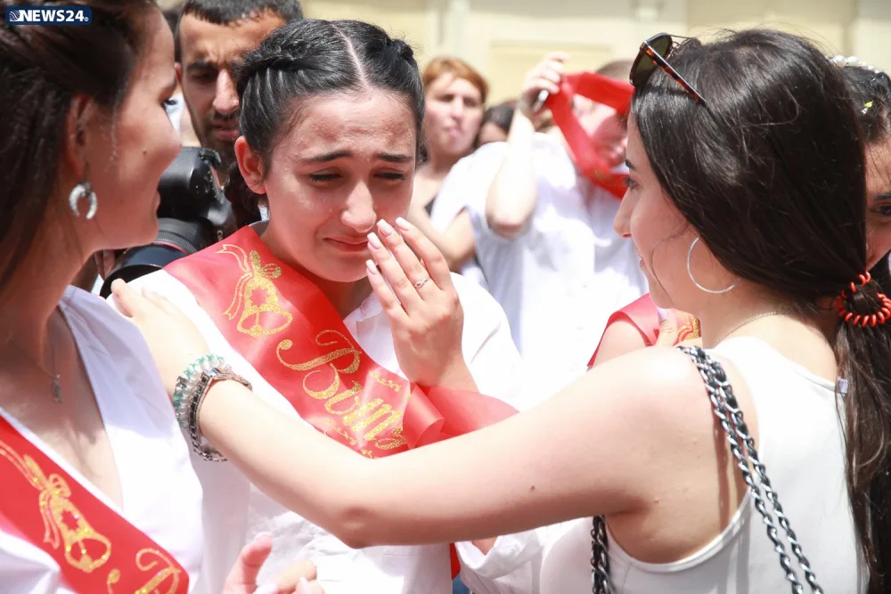 “Son zəng” göz yaşları, xatirələr, vidalaşma… - – FOTOLAR – VİDEOREPORTAJ