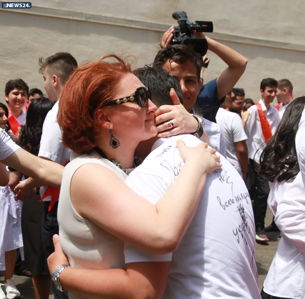 “Son zəng” göz yaşları, xatirələr, vidalaşma… - – FOTOLAR – VİDEOREPORTAJ