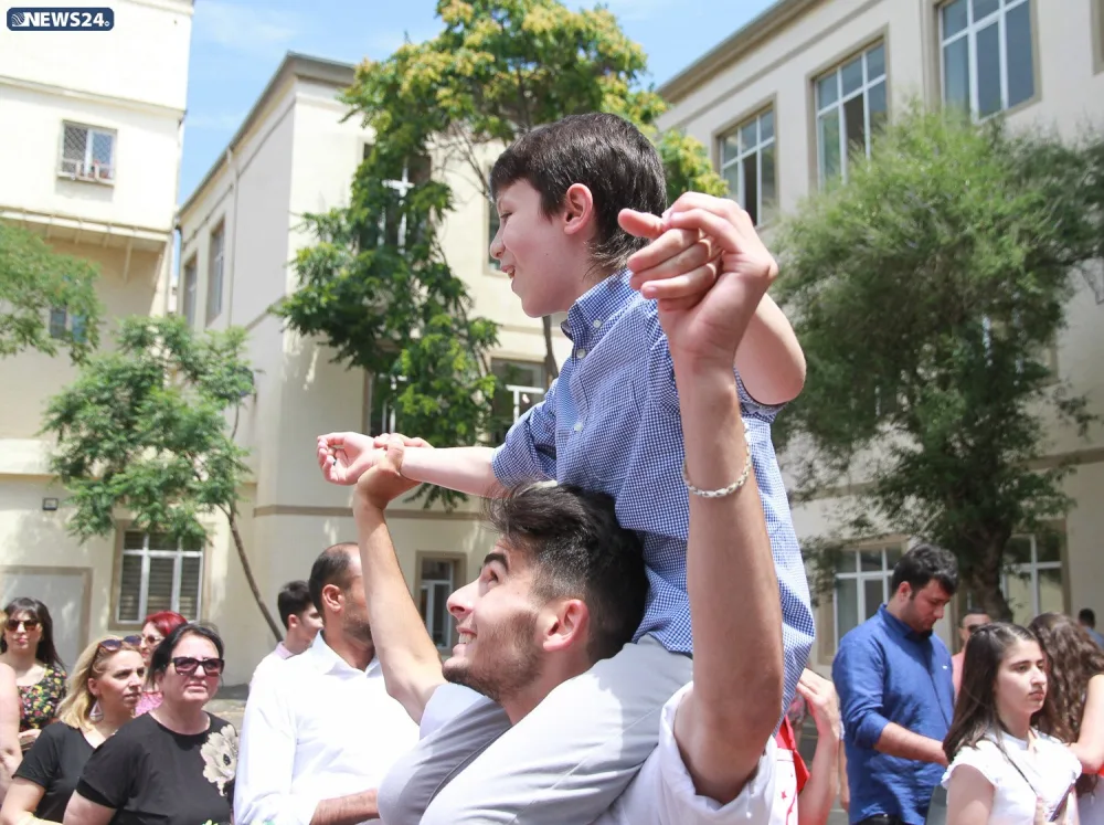 “Son zəng” göz yaşları, xatirələr, vidalaşma… - – FOTOLAR – VİDEOREPORTAJ