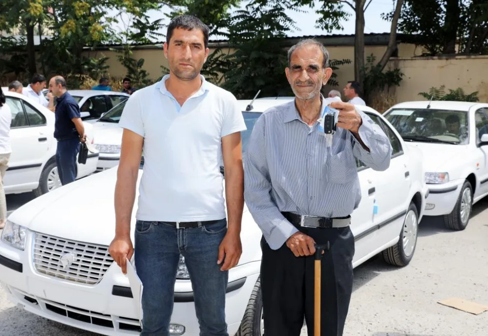 Nazirlik bu kateqoriyadan olanlara 50 avtomobil - TƏQDİM ETDİ - FOTO