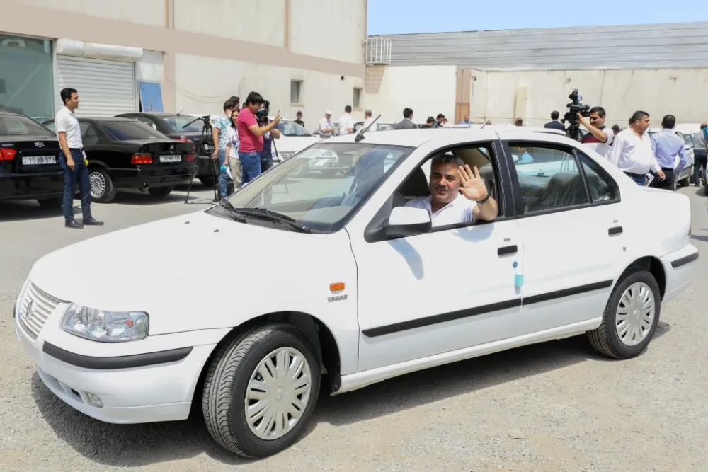 Nazirlik bu kateqoriyadan olanlara 50 avtomobil - TƏQDİM ETDİ - FOTO