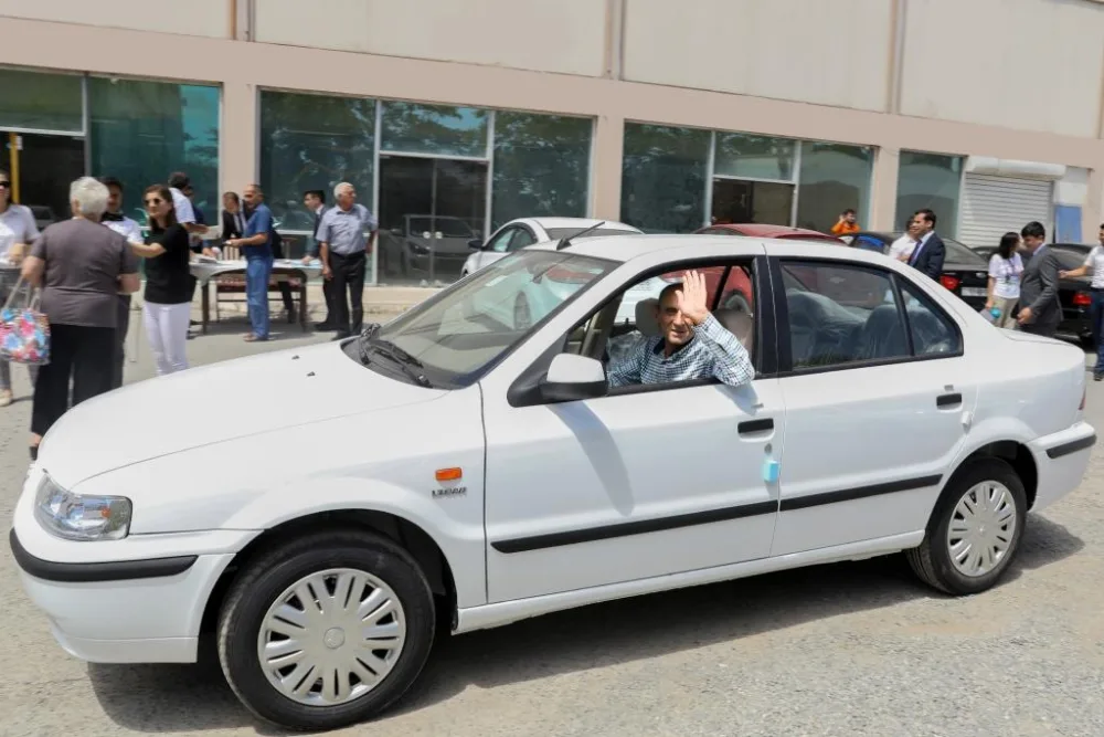 Nazirlik bu kateqoriyadan olanlara 50 avtomobil - TƏQDİM ETDİ - FOTO