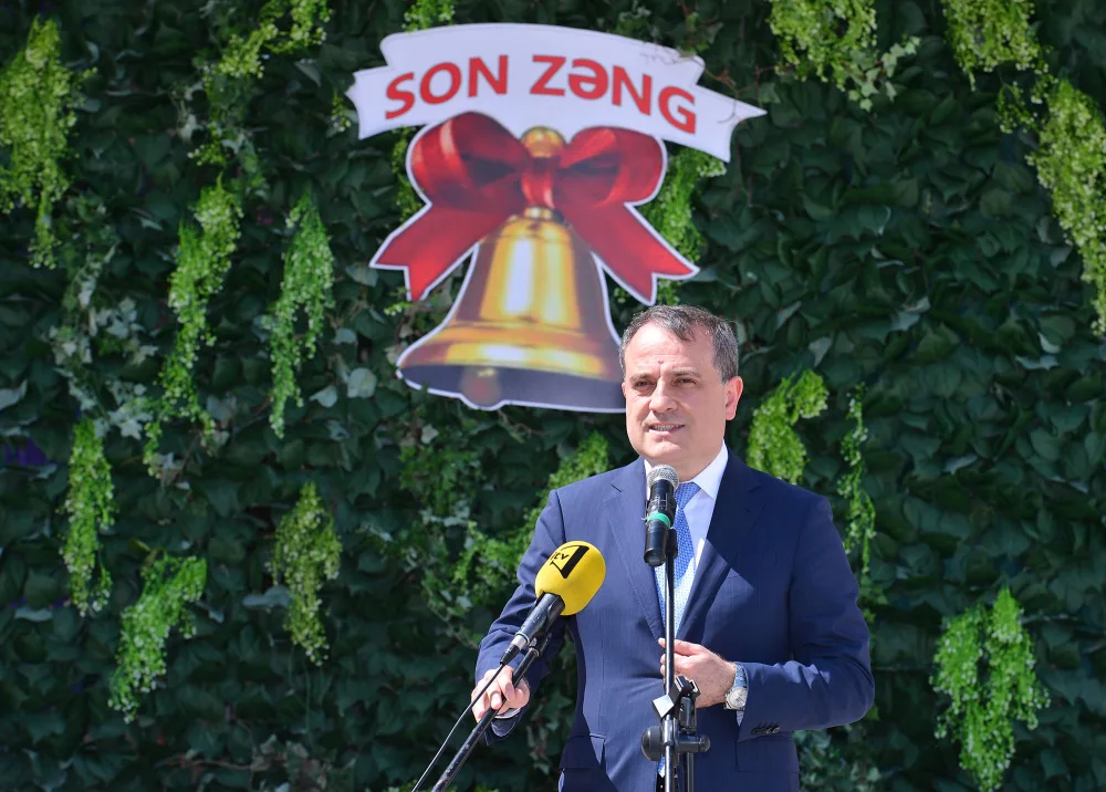 Təhsil naziri məcburi köçkün şagirdlərin "Son zəng"ində - FOTOLAR