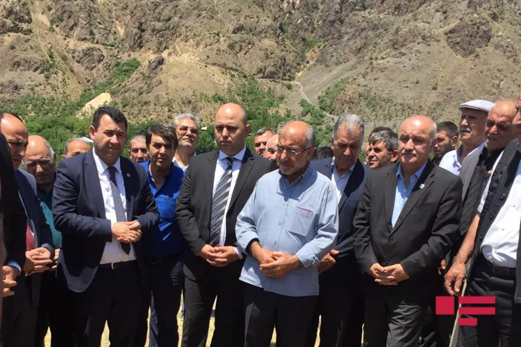 Əbülfəz Elçibəyin həyat yoldaşı torpağa tapşırıldı - YENİLƏNİB - FOTOSESSİYA