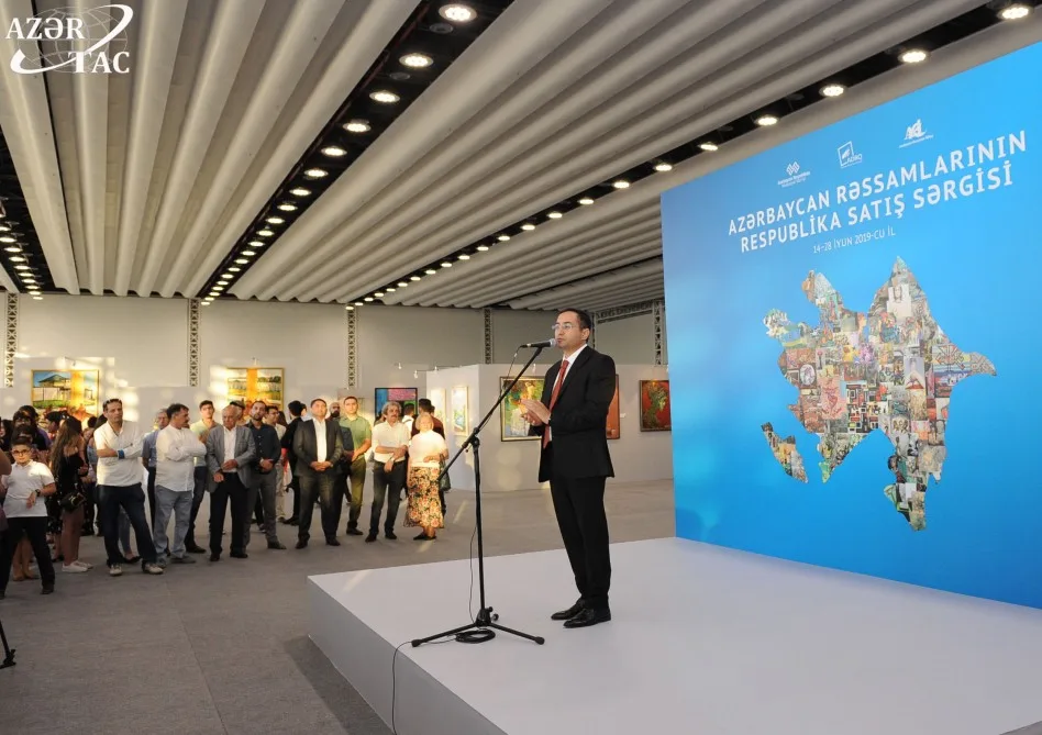 Azərbaycan rəssamlarının əsərlərinin satış-sərgisi açıldı - Foto