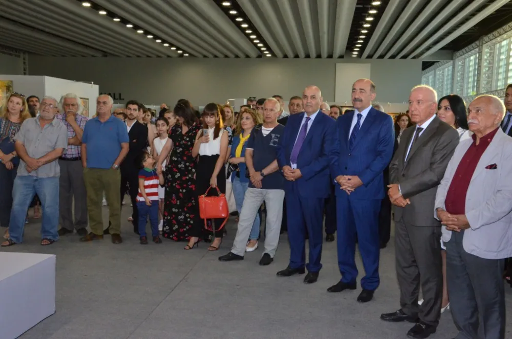 Azərbaycan rəssamlarının əsərlərinin satış-sərgisi açıldı - Foto