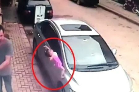 2 yaşlı uşaq 3-cü mərtəbədən yıxıldı və... - VİDEO