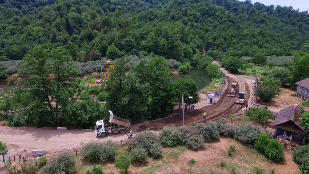 Astarada 11 kilometrlik yol yenidən qurulur - FOTO