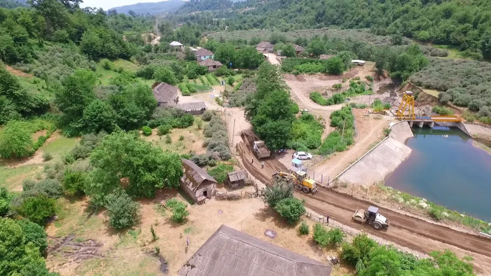 Astarada 11 kilometrlik yol yenidən qurulur - FOTO
