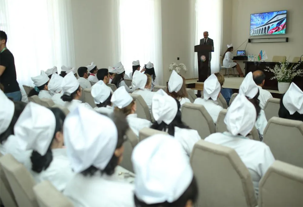 Gəncə Tibb Kollecinin veb səhifəsi - AÇILIB