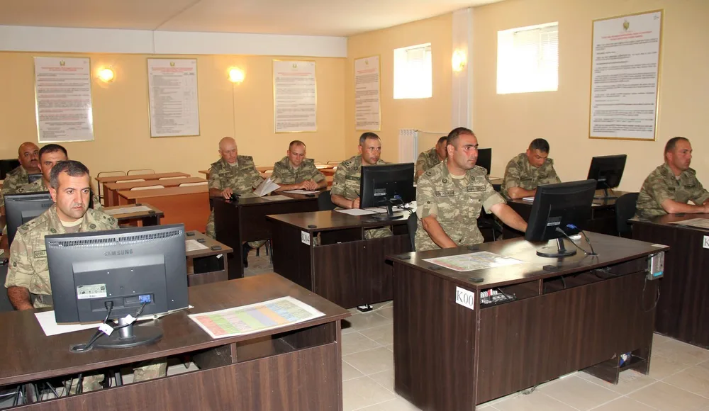 Raket və artilleriya bölmələri ilə döyüş şəraitinə uyğun şəraitdə təlim - KEÇİRİLİB - FOTO - VİDEO