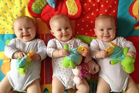 Bu ilin dörd ayında Azərbaycanda 924 əkiz, 33 üçəm doğulub