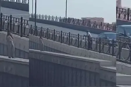 Bakıda gərgin anlar: qadın özünü körpüdən atdı - VİDEO