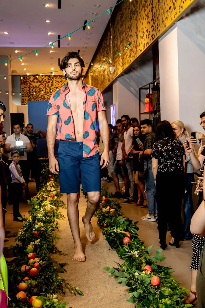 MOV Azərbaycanda möhtəşəm ənənəvi moda gecələrinə start verdi - FOTO - VİDEO