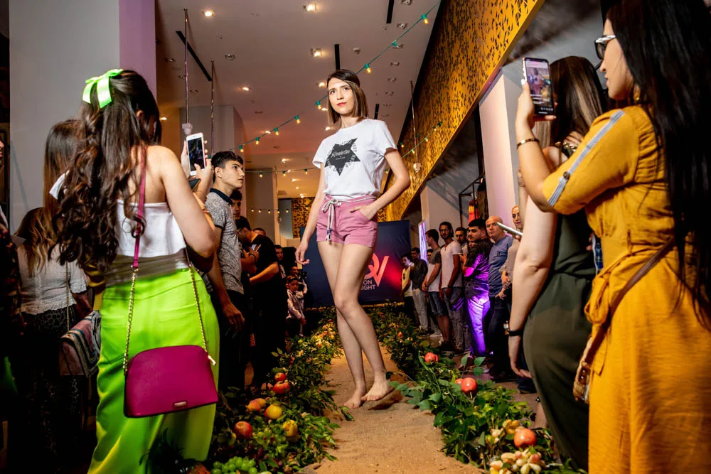MOV Azərbaycanda möhtəşəm ənənəvi moda gecələrinə start verdi - FOTO - VİDEO
