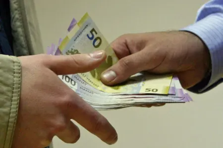 Bakıda rüşvət verən daha bir şəxsə - CİNAYƏT İŞİ AÇILDI