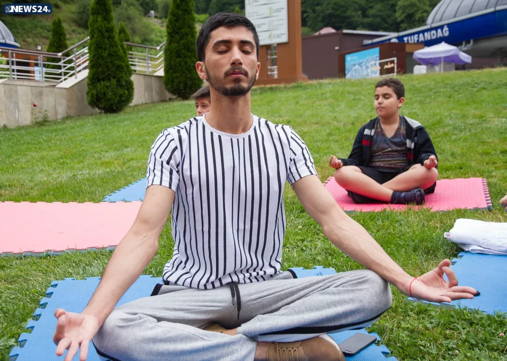 Qəbələ, açıq səma, dağların ətəyində Beynəlxalq Yoqa Festival-Flaşmobu – - İLK DƏFƏ – FOTOLAR – VİDEO