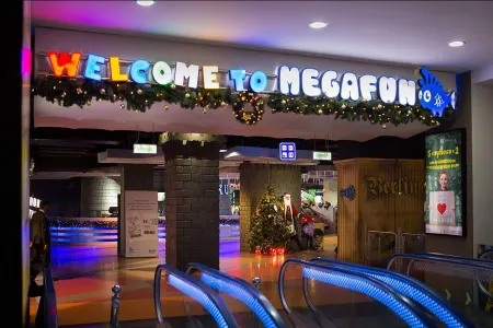 "Megafun"da partlayış - XƏSARƏT ALANLAR VAR
