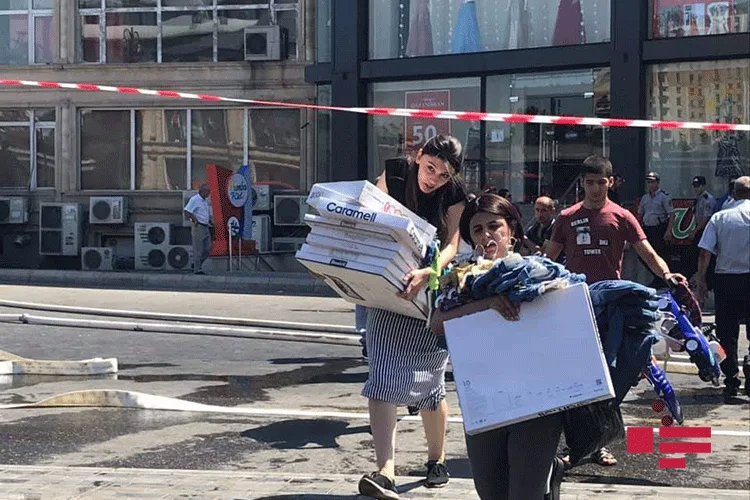 Bakıda "X-Lady" mağazasında yanğın - FOTOLAR- YENİLƏNİB-2