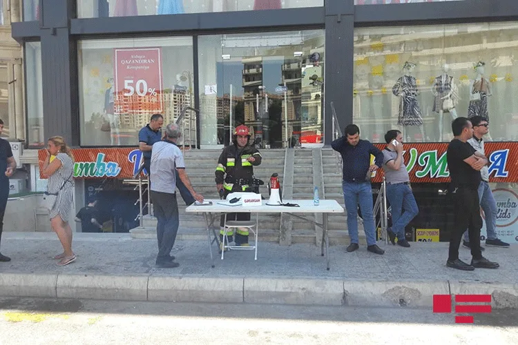 Bakıda "X-Lady" mağazasında yanğın - FOTOLAR- YENİLƏNİB-2