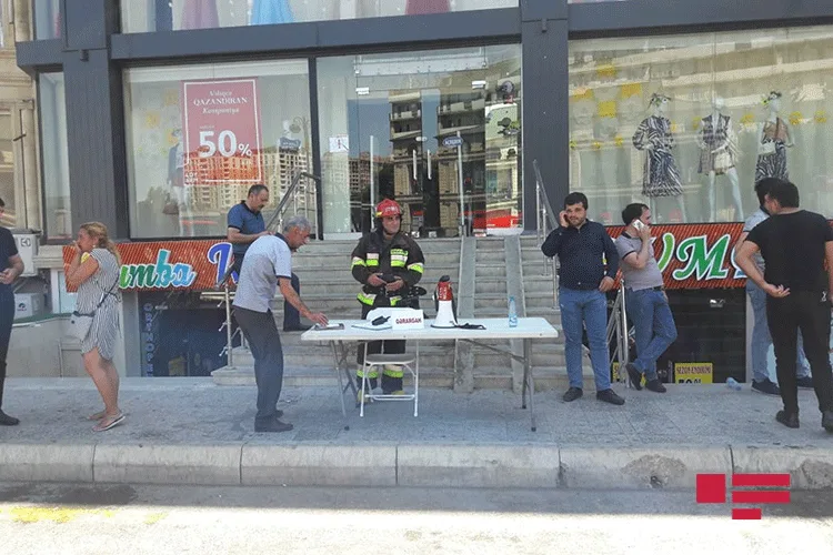 Bakıda "X-Lady" mağazasında yanğın - FOTOLAR- YENİLƏNİB-2
