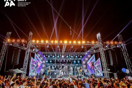 Emin azərbaycanlı və rusiyalı ulduzlarla party etdi - FOTOSESSİYA