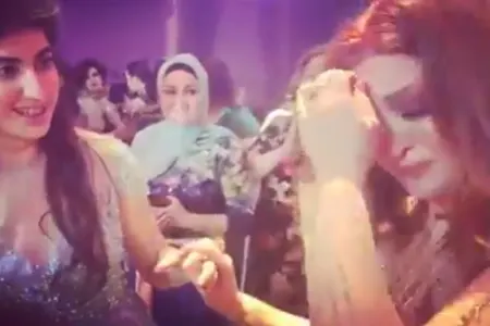 Dilarə Əliyeva qızının toyunda ağladı - VİDEO