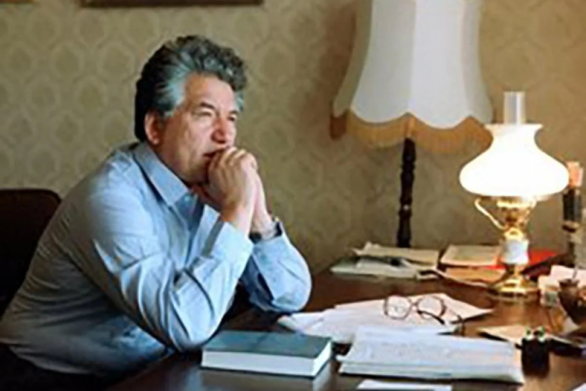 Qırğızıstanda "Çingiz Aytmatov Akademiyası" yaradılıb