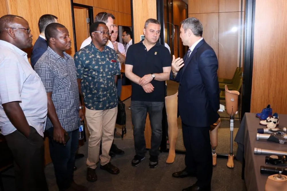 Xarici diplomatlar DOST mərkəzi ilə tanış olublar - FOTO