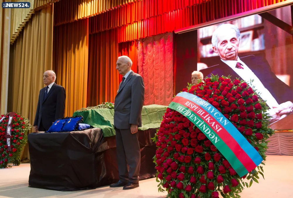 Şirməmməd Hüseynov II Fəxri Xiyabanda dəfn olunub - YENİLƏNİB -3 - FOTOSESSİYA - VİDEO