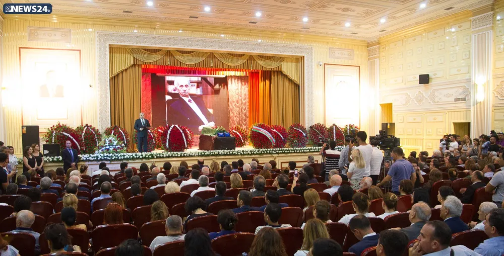 Şirməmməd Hüseynov II Fəxri Xiyabanda dəfn olunub - YENİLƏNİB -3 - FOTOSESSİYA - VİDEO