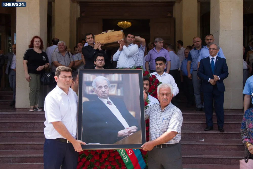 Şirməmməd Hüseynov II Fəxri Xiyabanda dəfn olunub - YENİLƏNİB -3 - FOTOSESSİYA - VİDEO