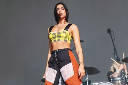 Sevgilisindən ayrılan Dua Lipa Ənvərlə görüşməyə başladı - FOTO